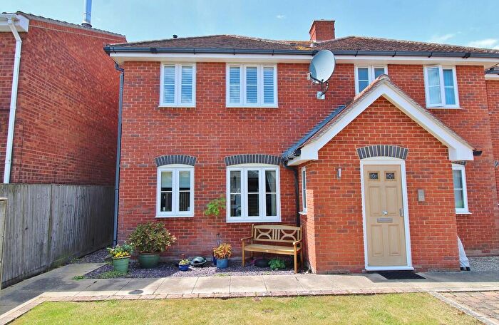 1 Bedroom Flat For Sale In Flat Amberley Court, PO14