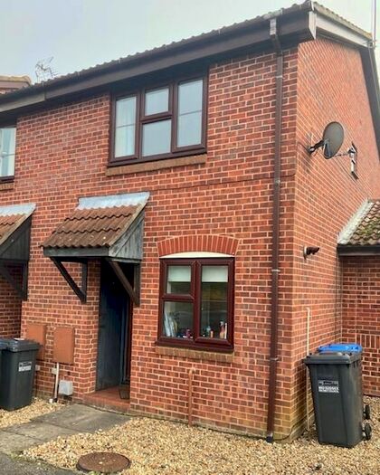 2 Bedroom Property To Rent In The Wickets, Burgess Hill, RH15