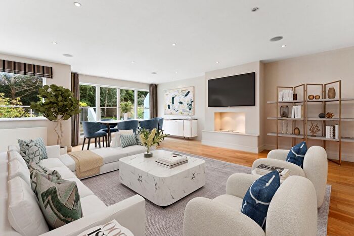 5 Bedroom Terraced House To Rent In Queensmere Road, Wimbledon Common, SW19