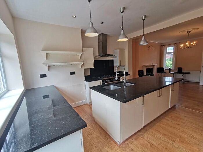 5 Bedroom House To Rent In Waldegrave Gardens, RM14