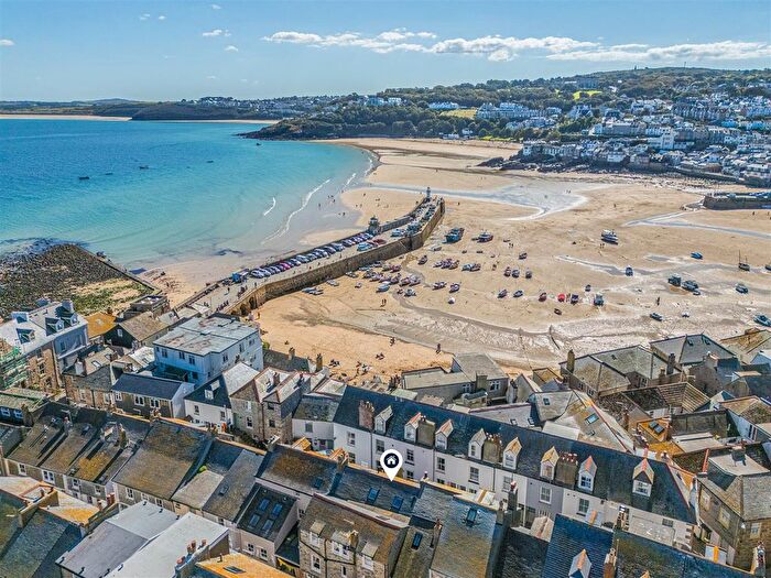 2 Bedroom Flat For Sale In Back Road East, St. Ives, TR26