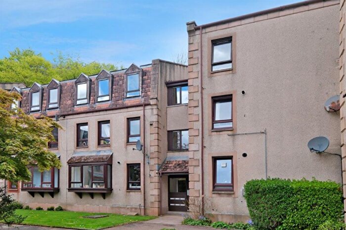 2 Bedroom Flat To Rent In Carron Gardens, Stonehaven, Aberdeenshire, AB39