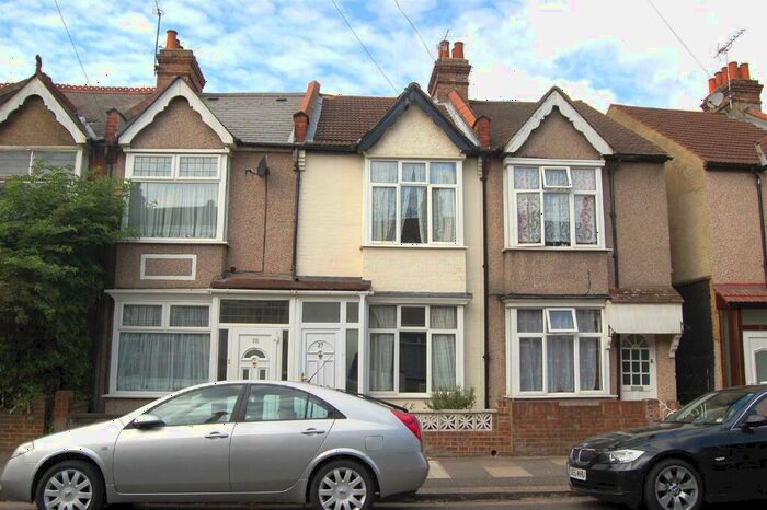 3 Bedroom Terraced House To Rent In Oakwood Avenue, Colliers Wood Borders, CR4
