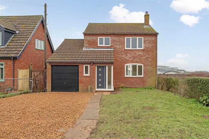 3 Bedroom Detached House For Sale In Albion Road, Mundesley, Norwich, NR11