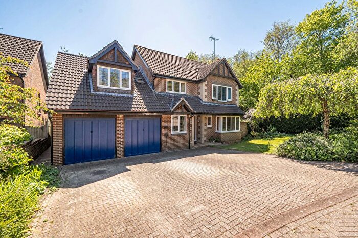 5 Bedroom Detached House For Sale In Tennyson Close, Horsham, RH12