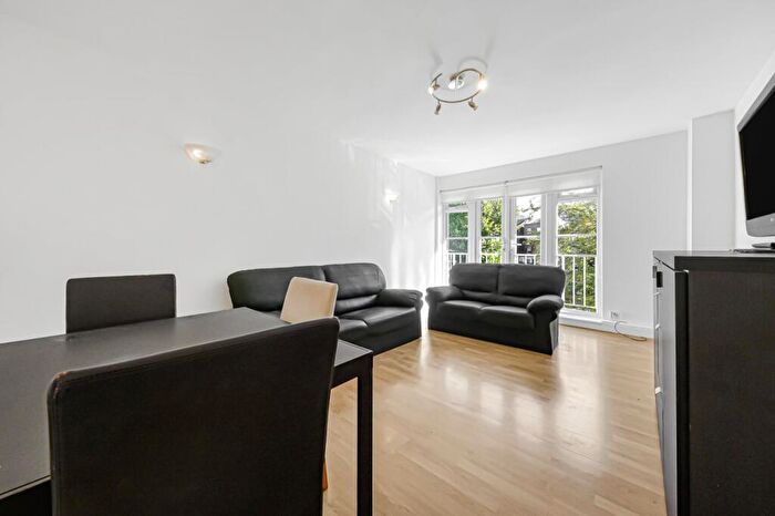 3 Bedroom Flat To Rent In Thackeray Court, Fairfax Road, NW6