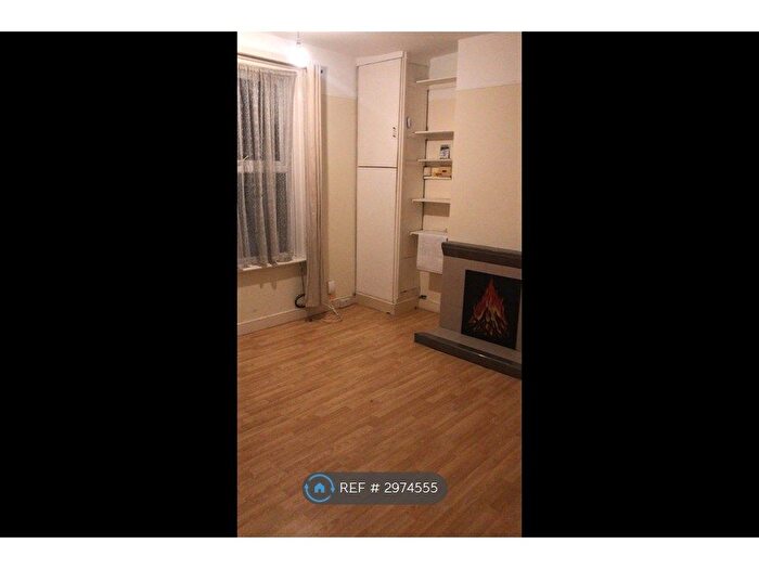 2 Bedroom Flat To Rent In Northbrook Road, Southampton, SO14