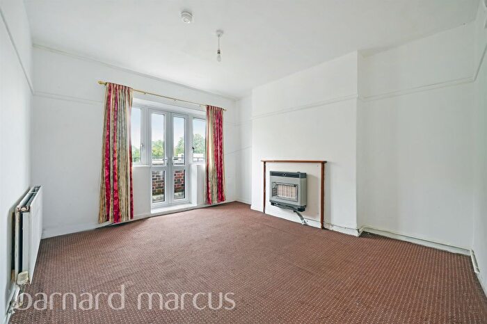 3 Bedroom Flat For Sale In Peckham Rye, London, SE15