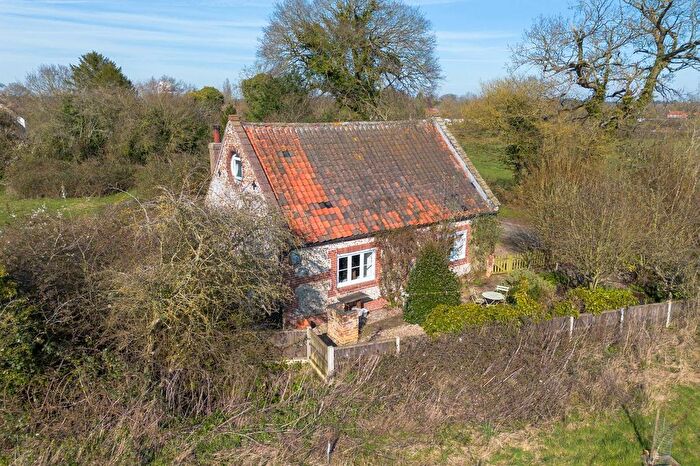 1 Bedroom Detached House For Sale In Foulsham Road, Hindolveston, NR20