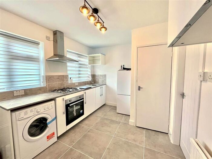 3 Bedroom Property To Rent In Frinton Road, Nottingham, NG8