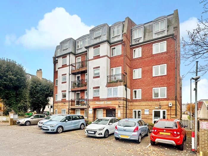 1 Bedroom Apartment For Sale In Pleydell Gardens, Folkestone, Kent, CT20