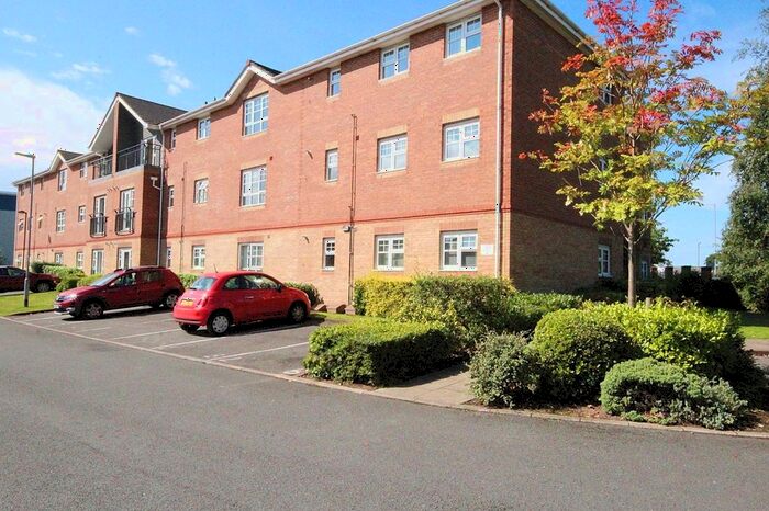 2 Bedroom Flat To Rent In Hampton Court Way, The Beeches Hampton Court Way, WA8