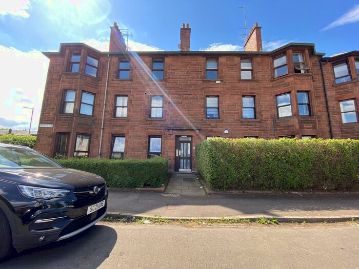 3 Bedroom Flat To Rent In Barlogan Avenue, Craigton, G52