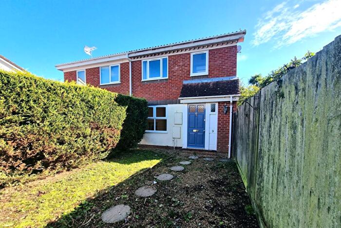 3 Bedroom Semi-Detached House To Rent In Fair Oak, SO50