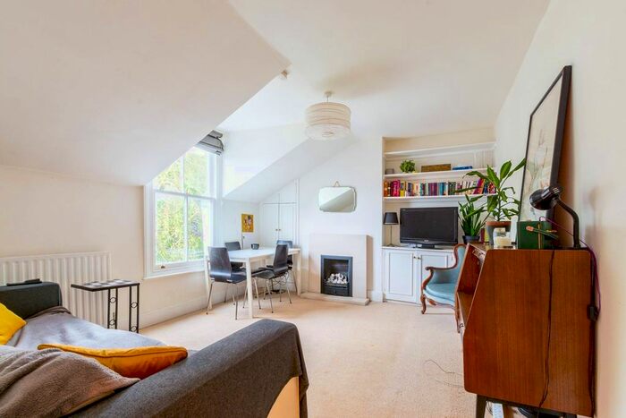3 Bedroom Flat For Sale In Dalebury Road, Wandsworth, London, SW17