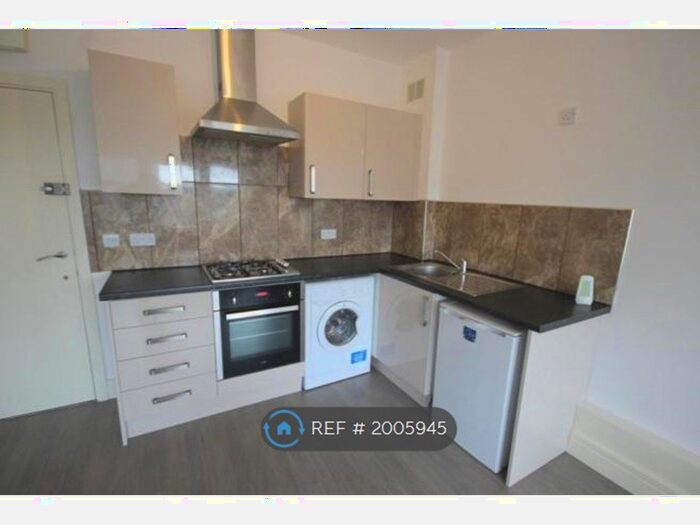 1 Bedroom Flat To Rent In Clare Road, Stanwell, Staines-Upon-Thames, TW19