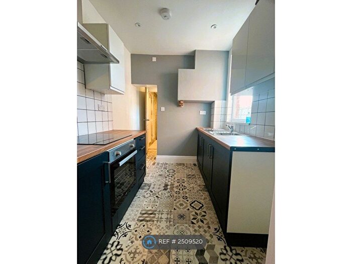 3 Bedroom Semi-Detached House To Rent In Calais Road, Burton-On-Trent, DE13