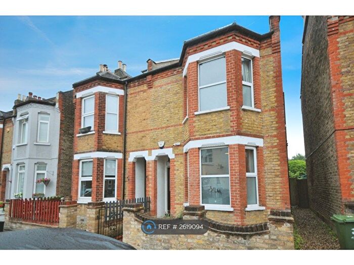 4 Bedroom Semi-Detached House To Rent In Bromley Gardens, Bromley, BR2