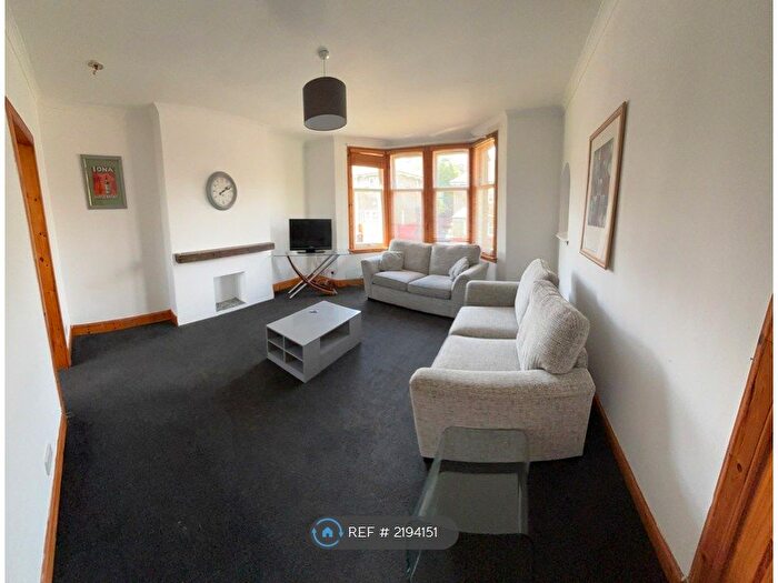 2 Bedroom Maisonette To Rent In Birchwood Place, Dundee, DD2