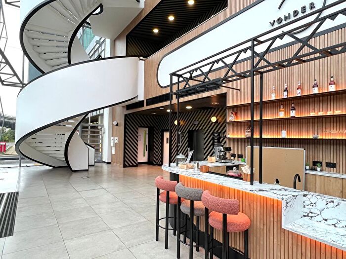 1 Bedroom Flat To Rent In Great West Road, Hounslow, TW5