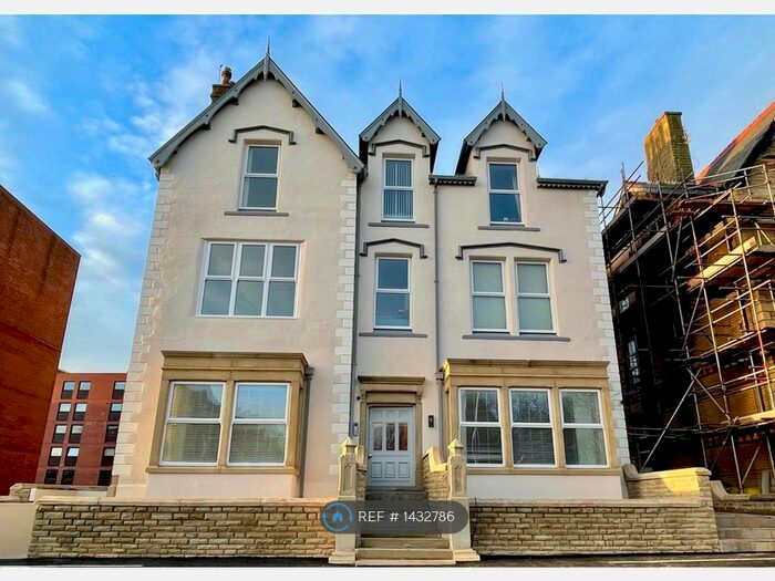 2 Bedroom Flat To Rent In Clifton Drive North, Lytham St. Annes, FY8
