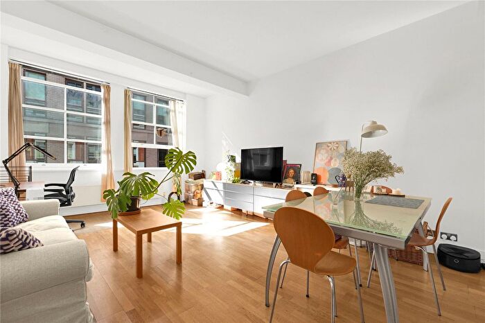 1 Bedroom Flat For Sale In Mallow Street, London, EC1Y