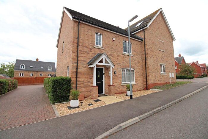 3 Bedroom Semi-Detached House For Sale In Potter Meadows, New Cardington, MK42