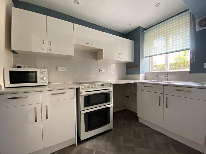 2 Bedroom Flat To Rent In Crystal Way, Dagenham, RM8