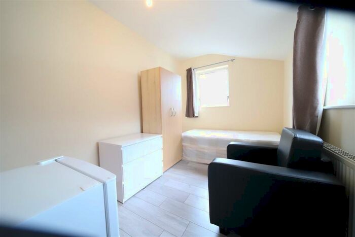 1 Bedroom Flat To Rent In South Road, London, N9