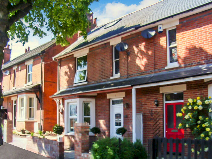 3 Bedroom Semi-Detached House For Sale In Wantage Road, Reading, RG30
