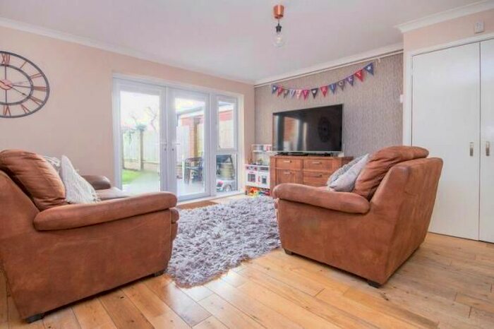 2 Bedroom Maisonette To Rent In School Road, Totton, Southampton, SO40