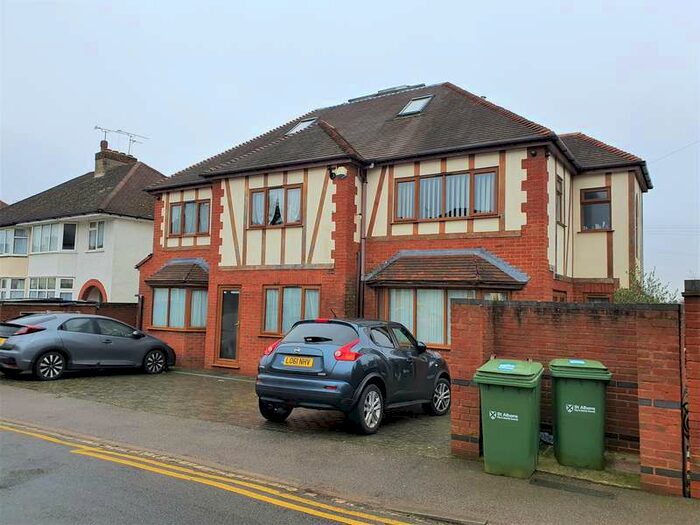 1 Bedroom Apartment To Rent In Edward Close, St Albans AL1