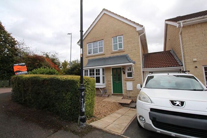 3 Bedroom Barn Conversion To Rent In Bluebell Drive, Cepen Park North, Chippenham, SN14