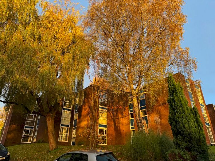 2 Bedroom Flat To Rent In Edge Lane, Manchester, Greater Manchester, M21