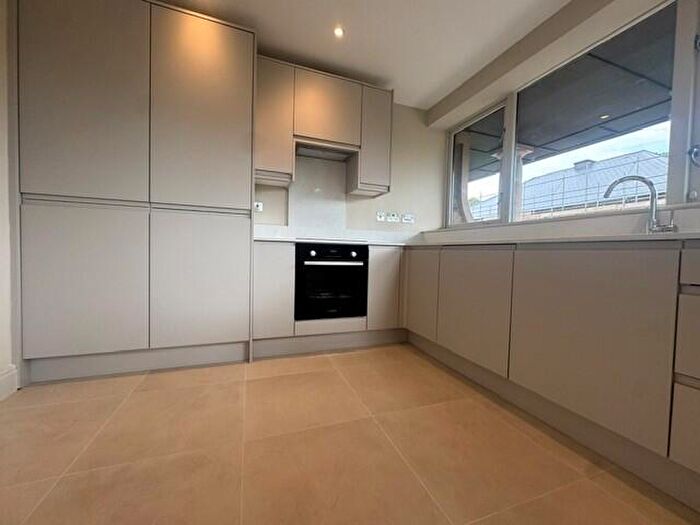 1 Bedroom Flat To Rent In Priory Gate, Union Street, Maidstone, Kent, ME14