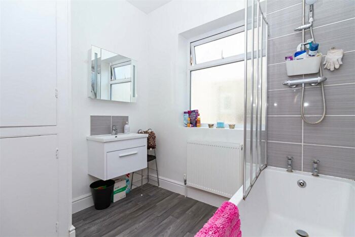 2 Bedroom Flat To Rent In Bath Road, Worthing, BN11