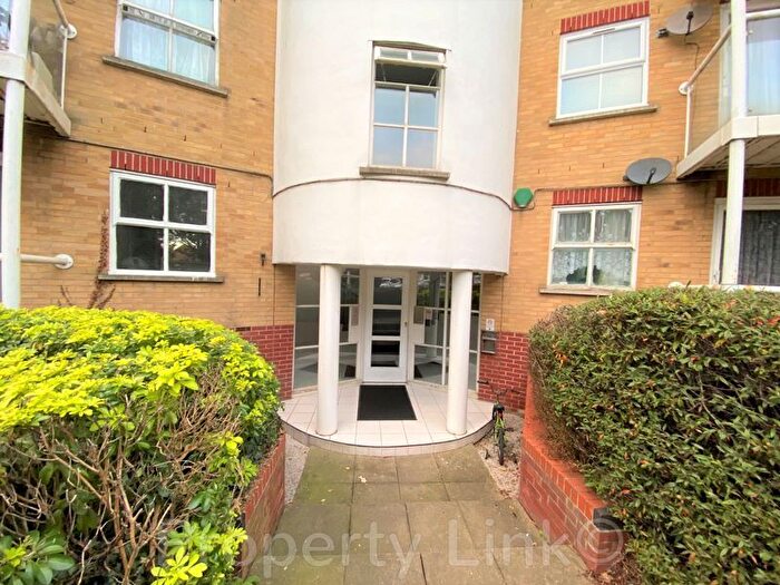 2 Bedroom Property To Rent In Albert Road, Ilford, IG1