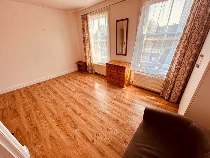 4 Bedroom Maisonette To Rent In St. John's Way, London, N19