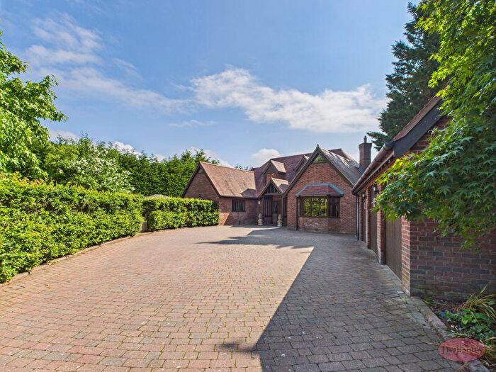 5 Bedroom Detached House For Sale In Matchams Lane, Christchurch, BH23