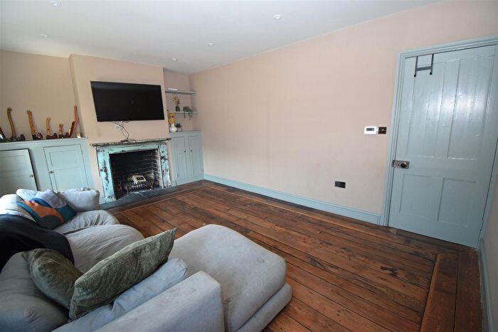 2 Bedroom Cottage To Rent In Rugby Road, Leamington Spa, CV32