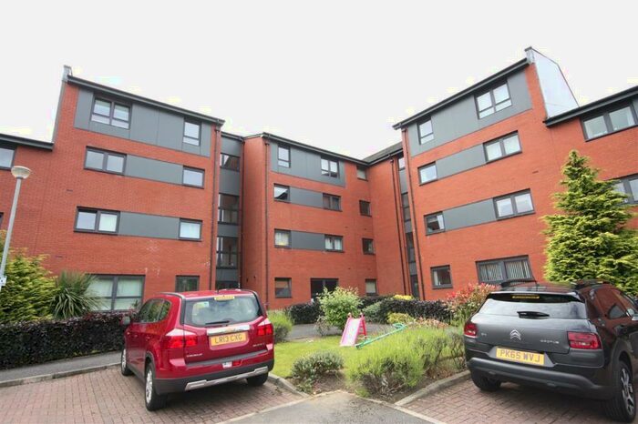 2 Bedroom Flat To Rent In Clarkston Road, Muirend, Glasgow, G44