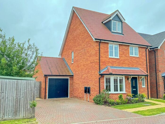 4 Bedroom Detached House To Rent In Mondays Field, Benson, OX10
