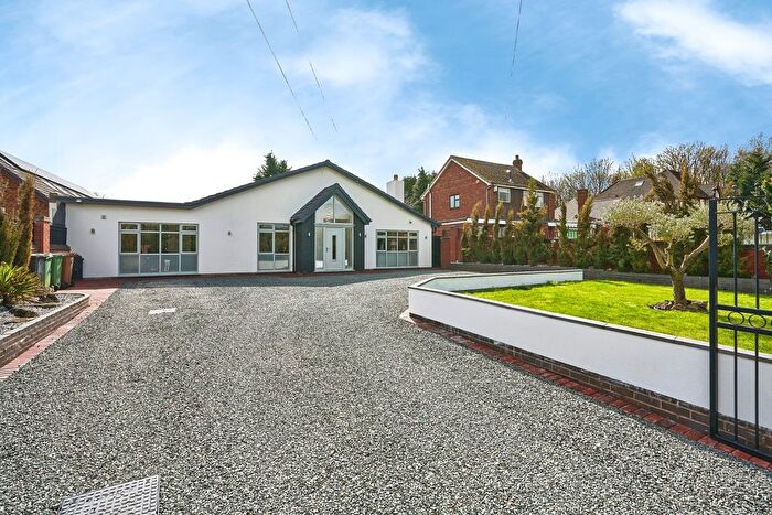 6 Bedroom Bungalow For Sale In Lichfield Road, Willenhall, West Midlands, WV12