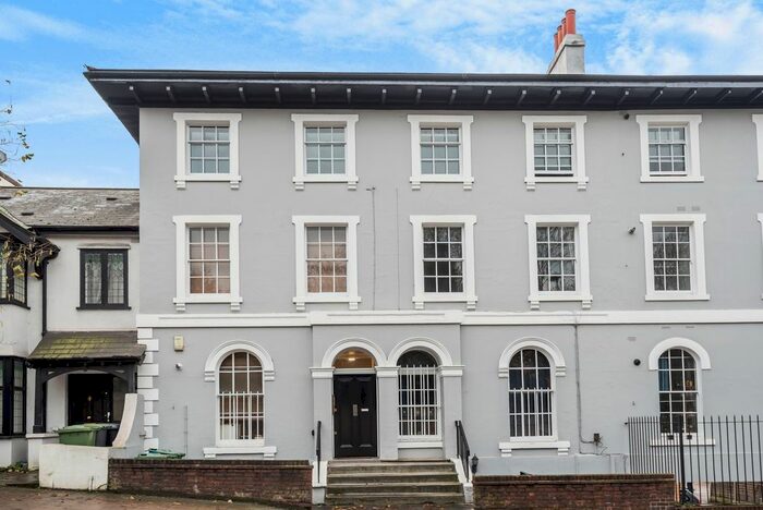 2 Bedroom Flat To Rent In Blackheath Hill, London, SE10