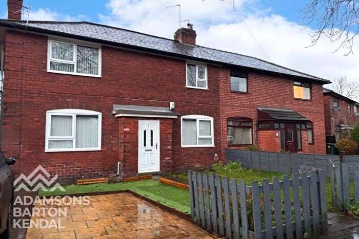 2 Bedroom Flat To Rent In Marne Crescent, Rochdale, OL11