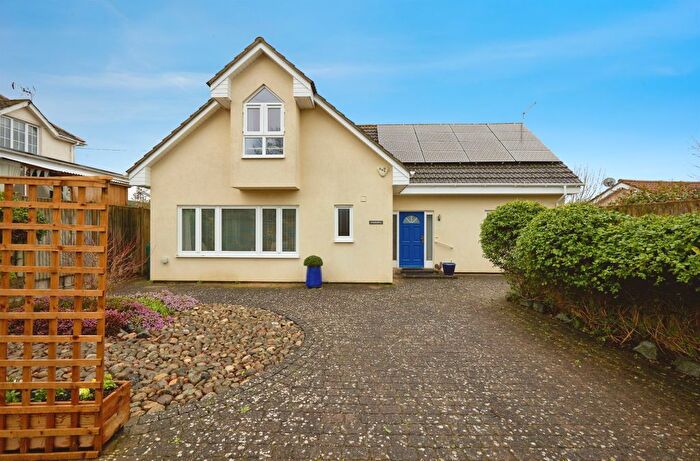 3 Bedroom Detached House For Sale In Yeovil Road, Sherborne, DT9