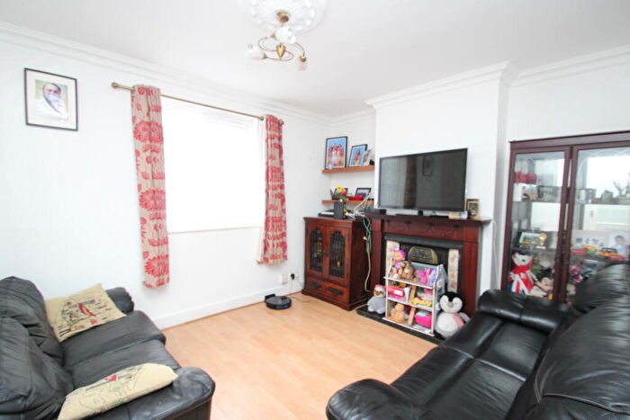 3 Bedroom House To Rent In Boulogne Road, Croydon, CR0