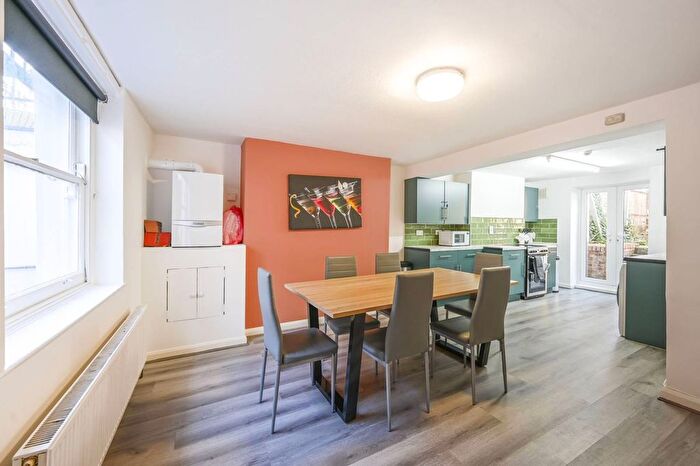 6 Bedroom Terraced House To Rent In Brokesley Street, Mile End, London, E3