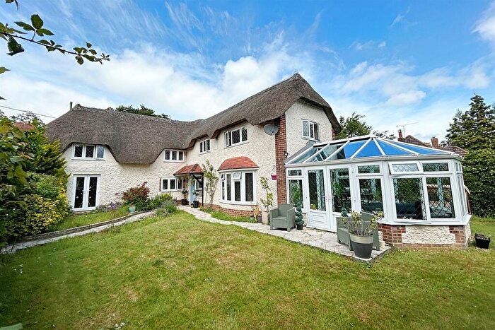 4 Bedroom Detached House To Rent In Gaunts Common, BH21