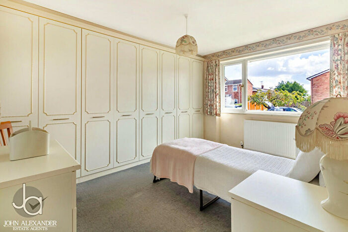 2 Bedroom Semi-Detached Bungalow For Sale In Eleanor Close, Tiptree, CO5